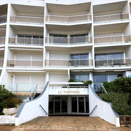 Апартаменты Loueurdappart - Studio Terrasse, Acces Direct Plage Benoit